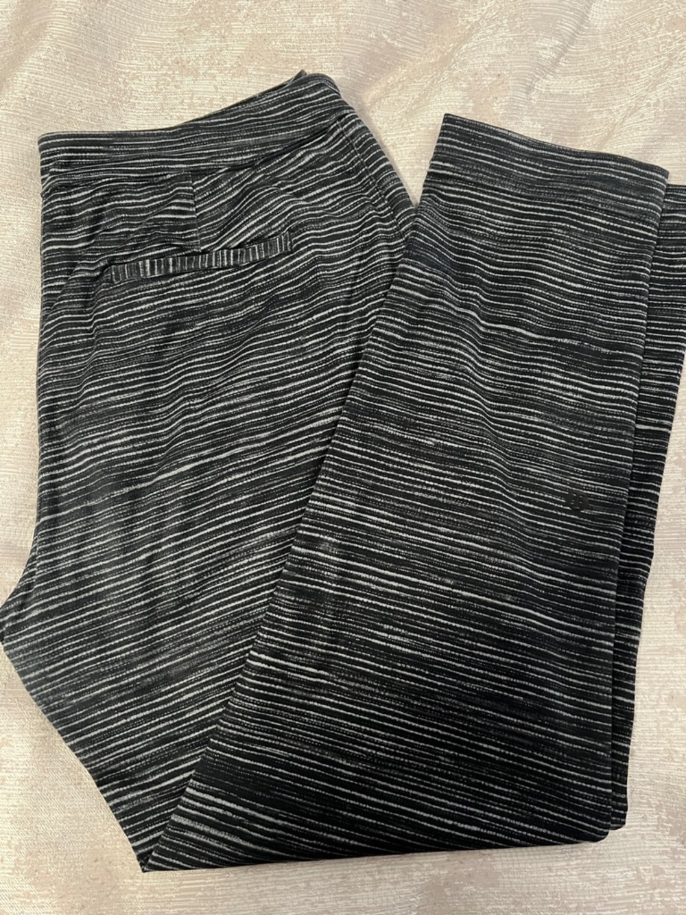Lululemon Jet Crop Slim size 8